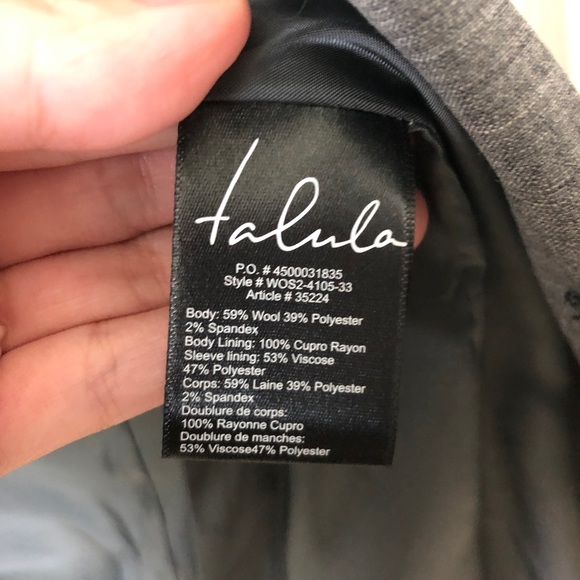 Aritzia Talula Blazer - Picture 7 of 7